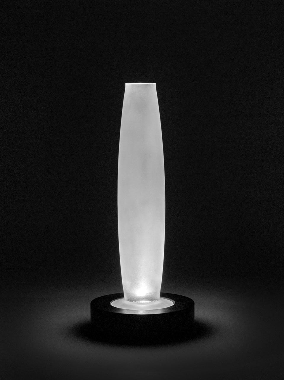 Vase/table lamp Lys 2 by Ann Demeulemeester
