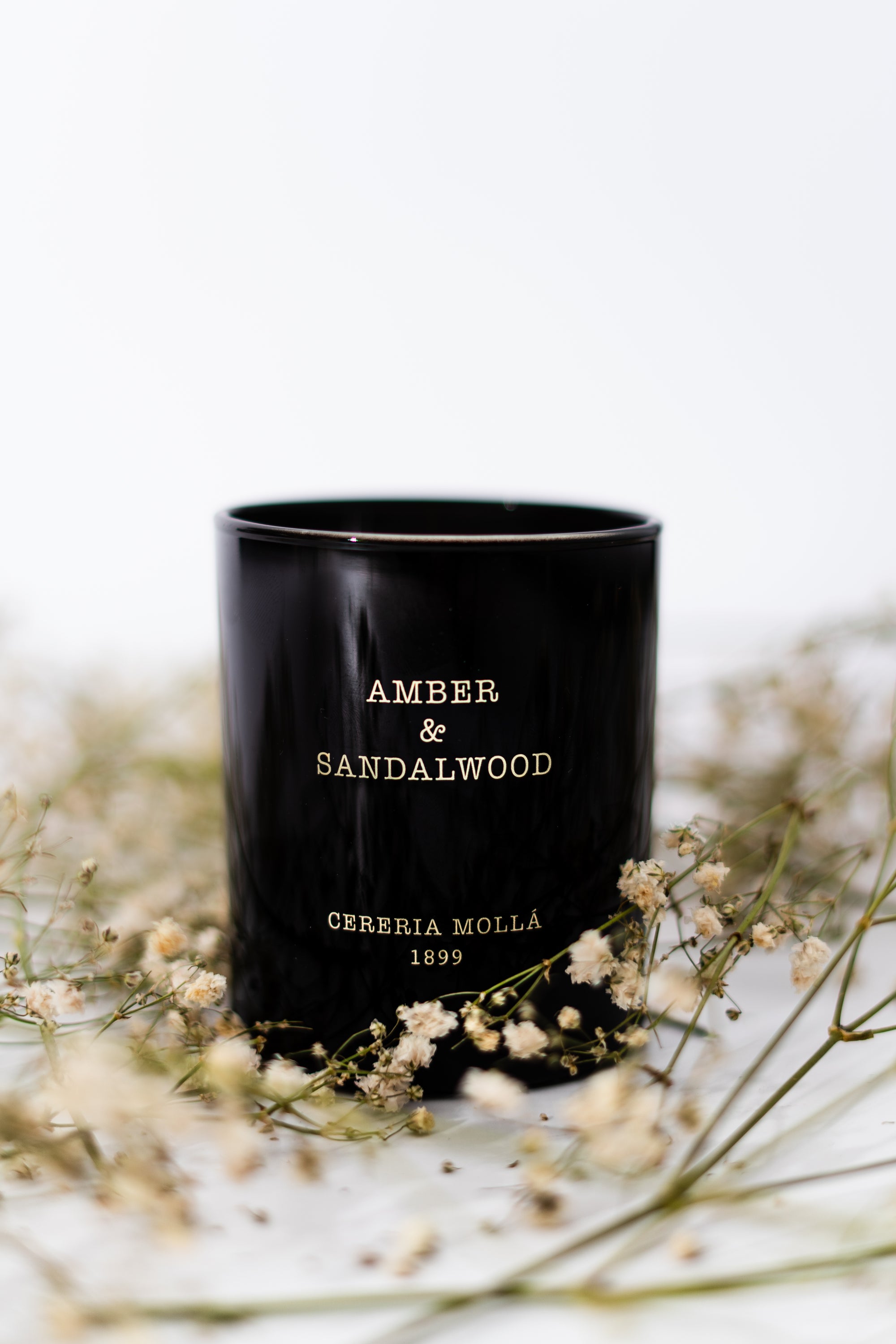 Amber & Sandalwood scented candle