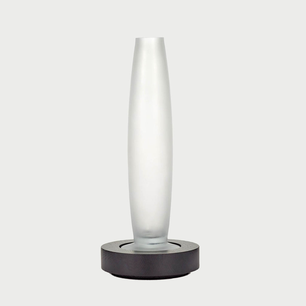Vase/Lampe LYS 2 von Serax – unbeleuchtet, frontal auf hellem Hintergrund
