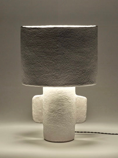 Serax Table Lamp 01 S White Barth – Pappmaché, glatte weiße Oberfläche, frontal gezeigt